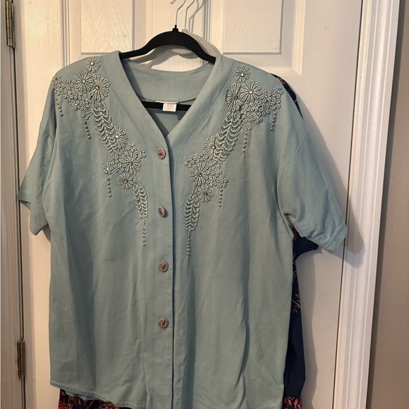 Embroidered Light green Women's Top - Picture 1 of 4